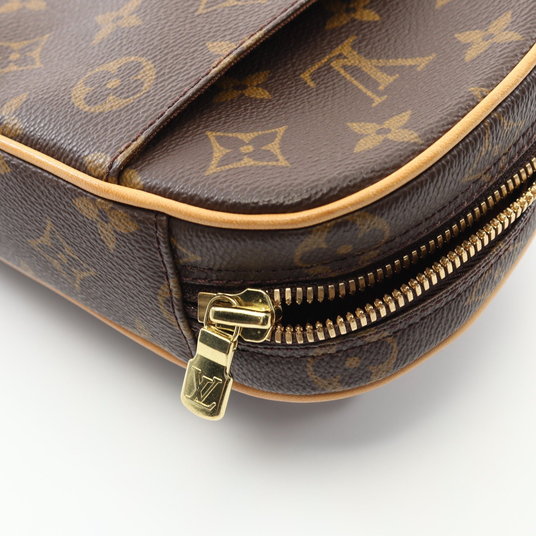 Louis Vuitton Louis Vuitton Pochette Ganju Monogram Body Bag Leather Brown Size ONE SIZE - 7 Thumbnail