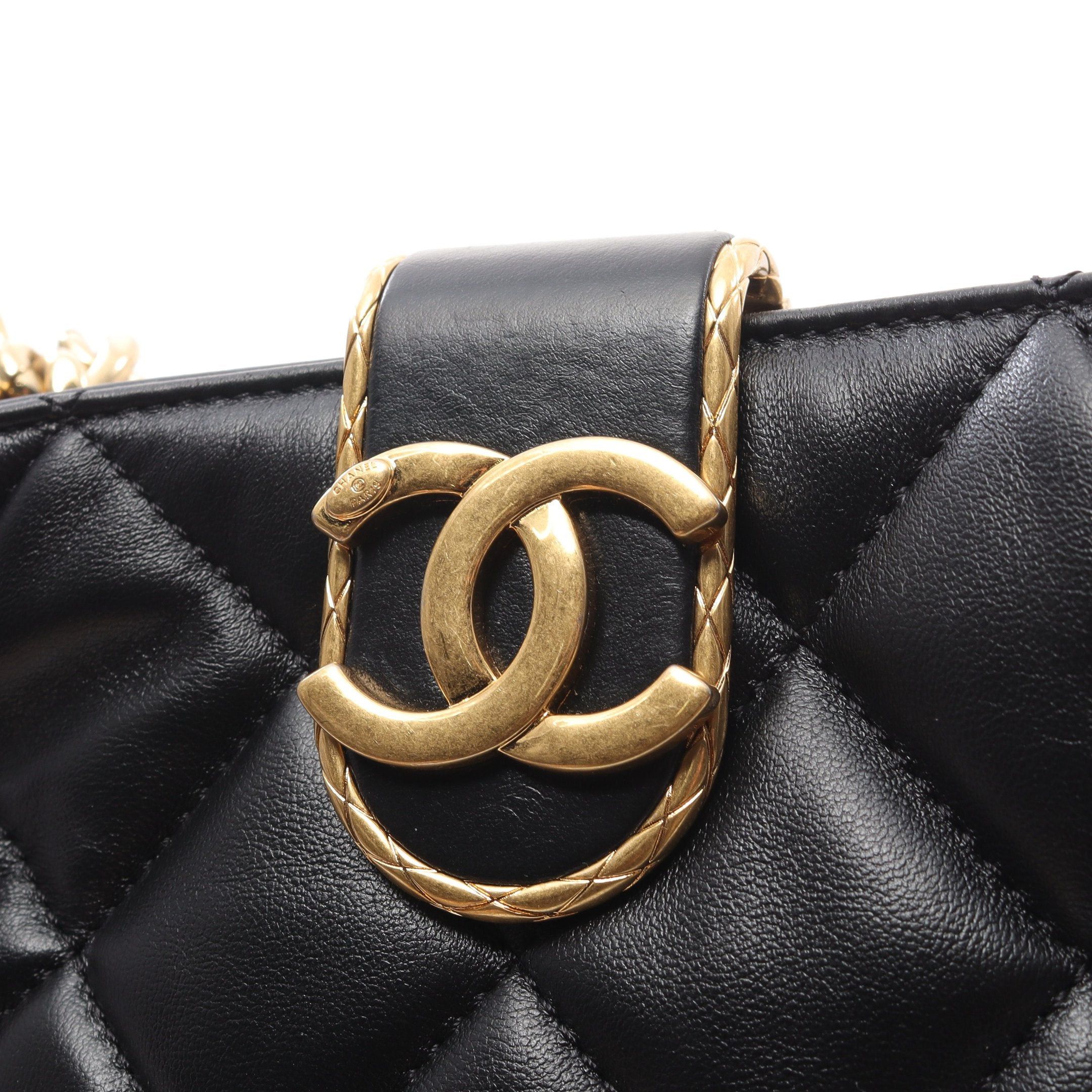 Chanel Chanel Matelasse Chain Shoulder Bag Lambskin Black Gold Hardware Size ONE SIZE - 6 Thumbnail