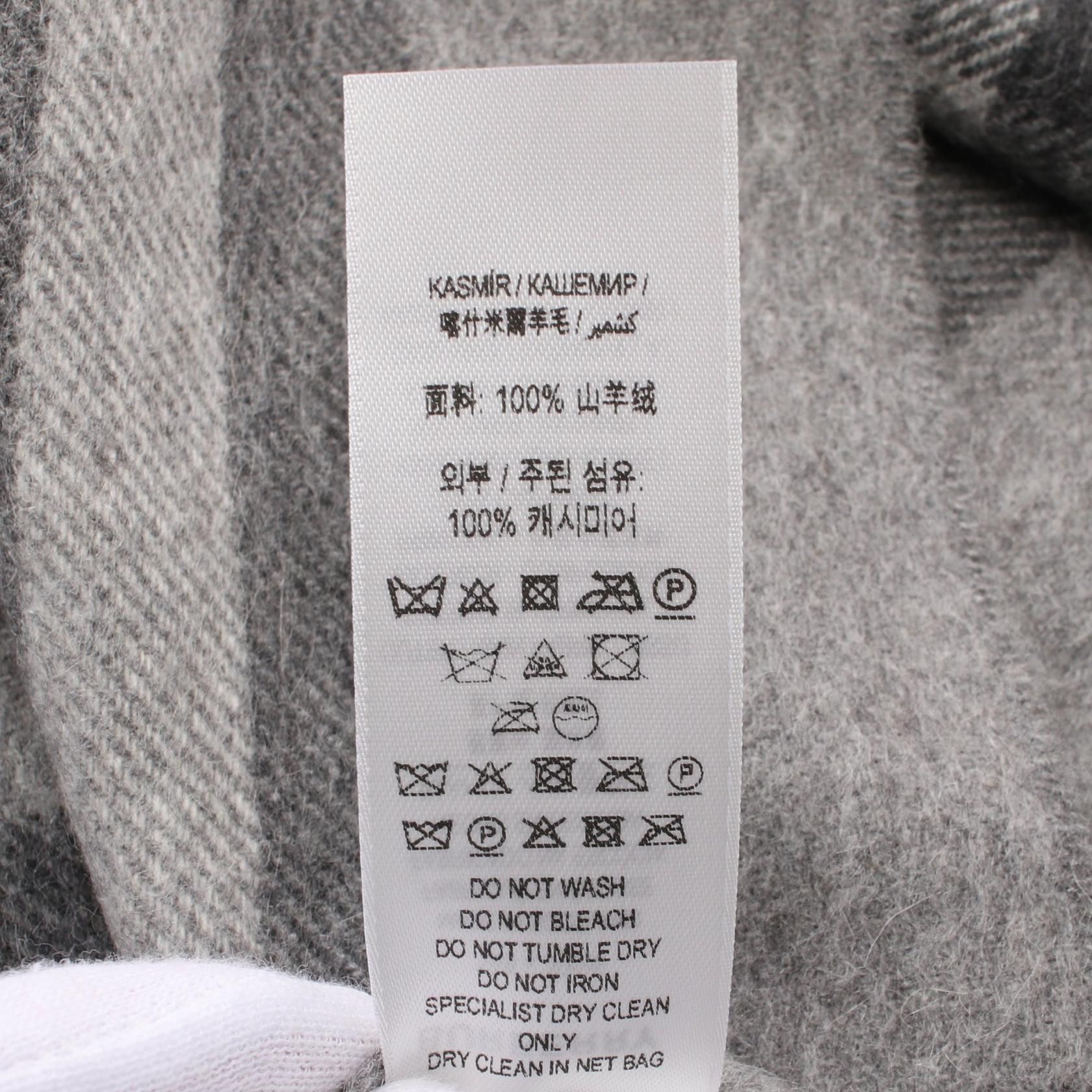 Burberry Burberry Classic Check Scarf Cashmere Gray Size ONE SIZE - 3 Thumbnail