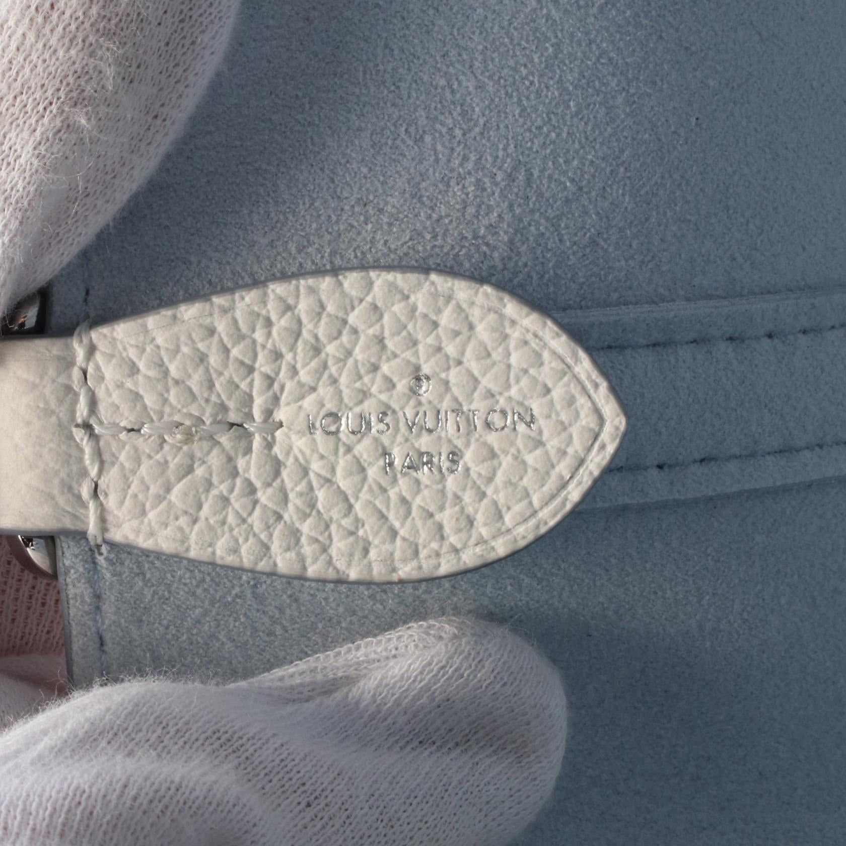 Louis Vuitton Louis Vuitton Blossom Pm Mahina Handbag Leather Off White Light Blue Size ONE SIZE - 4 Thumbnail