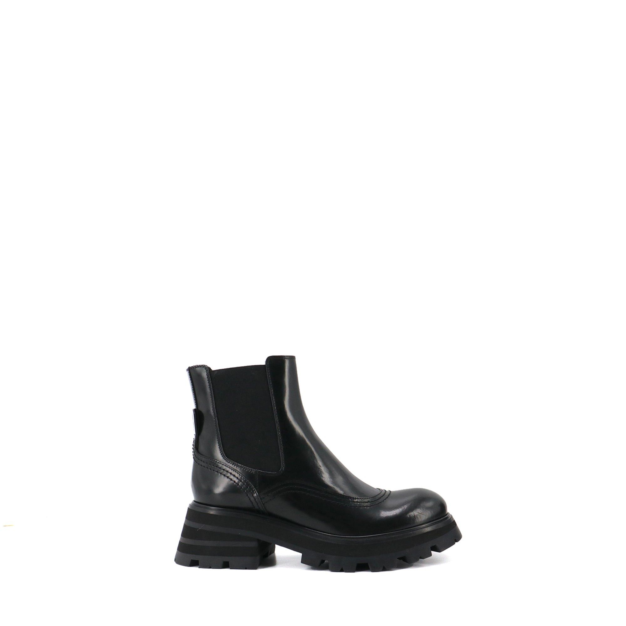 Alexander McQueen ALEXANDER MCQUEEN - Alexander McQueen Chelsea boots in black leather (Size 37.5) Size US 6.5 / IT 36.5 - 2 Thumbnail