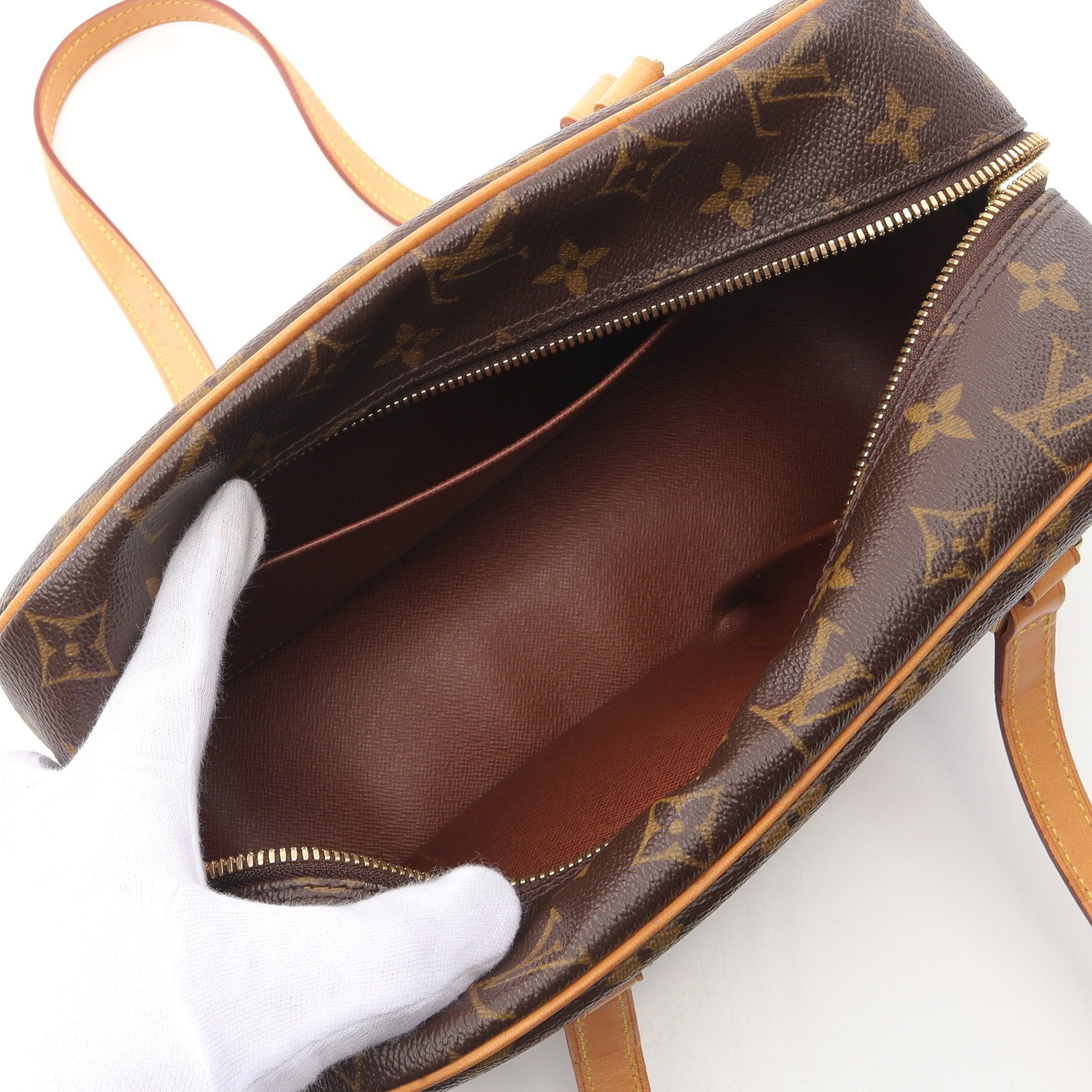 Louis Vuitton Louis Vuitton Cite Mm Monogram Shoulder Bag Leather Brown Size ONE SIZE - 3 Thumbnail