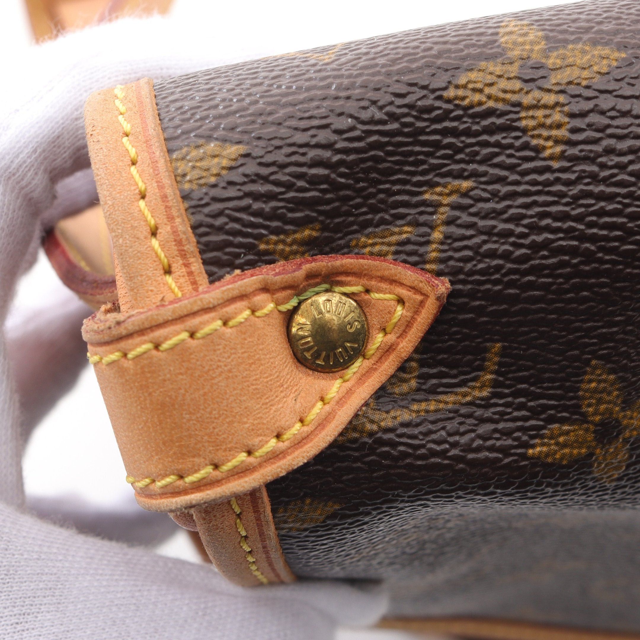 Louis Vuitton Louis Vuitton Saumur 30 Monogram Shoulder Bag Leather Brown Size ONE SIZE - 9 Thumbnail