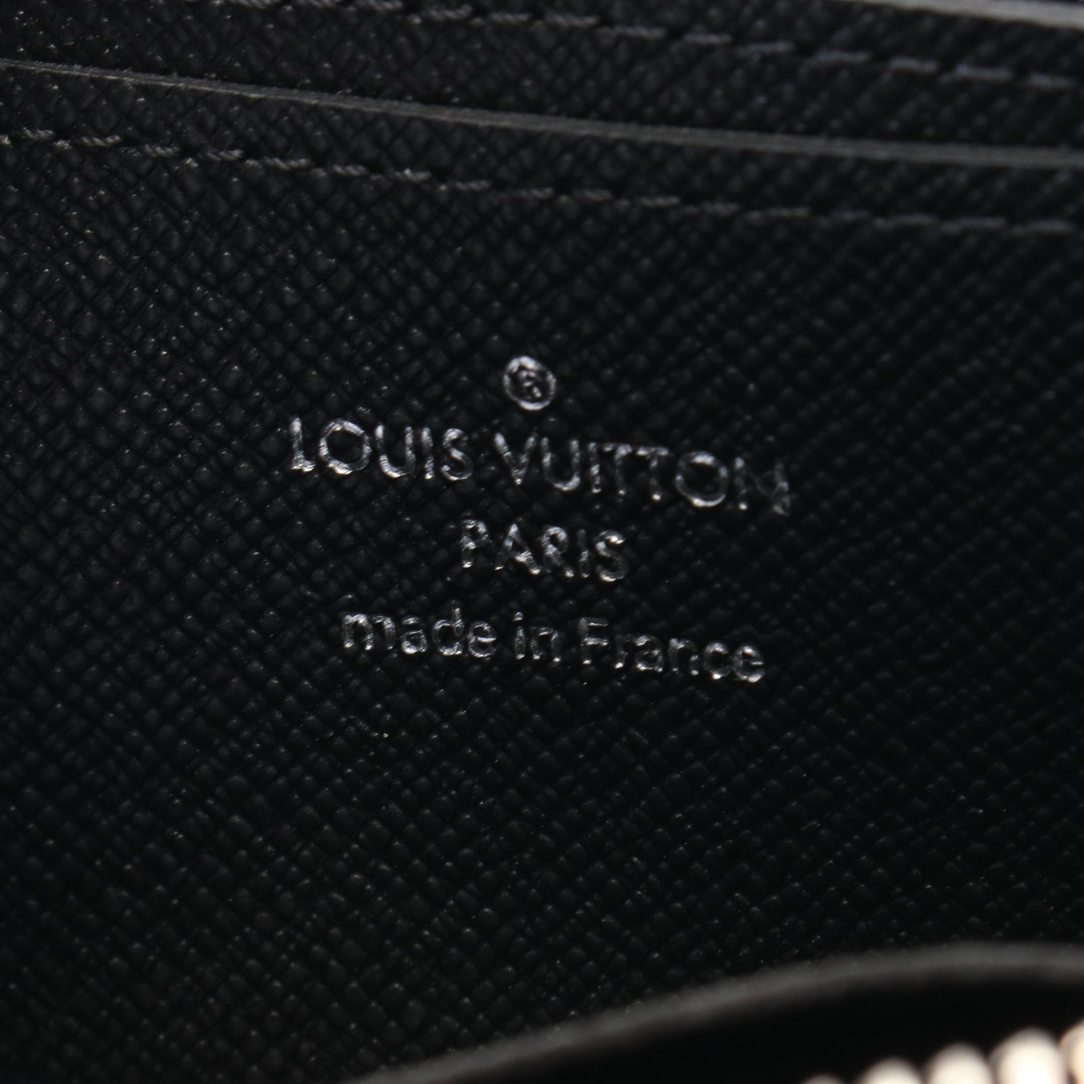 Louis Vuitton Louis Vuitton Zippy Coin Purse Taiga Ardoise Round Zipper Wallet Leather Black Size ONE SIZE - 4 Thumbnail
