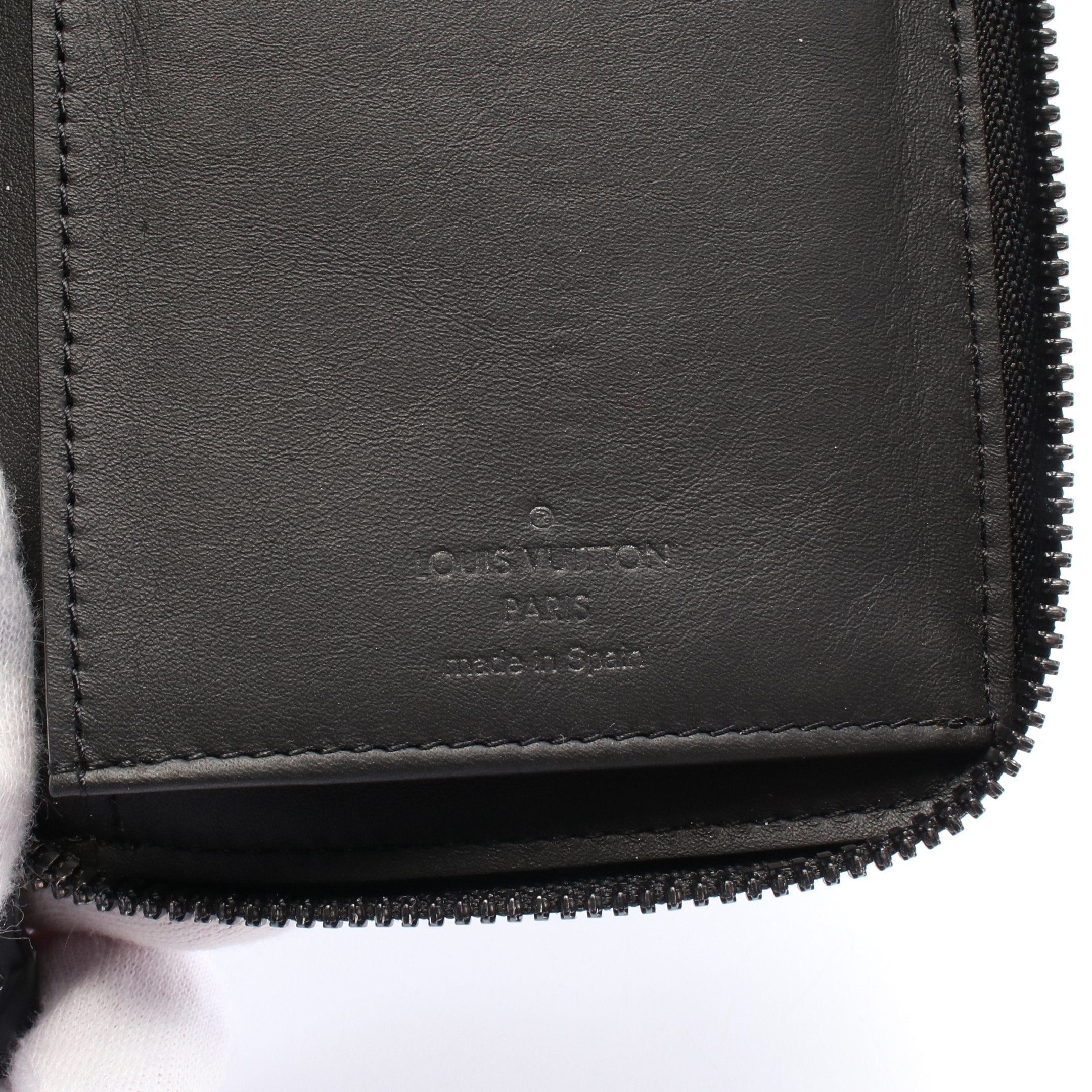 Louis Vuitton Louis Vuitton Zippy Wallet Vertical Monogram Shadow Round Zipper Long Leather Black Size ONE SIZE - 4 Thumbnail