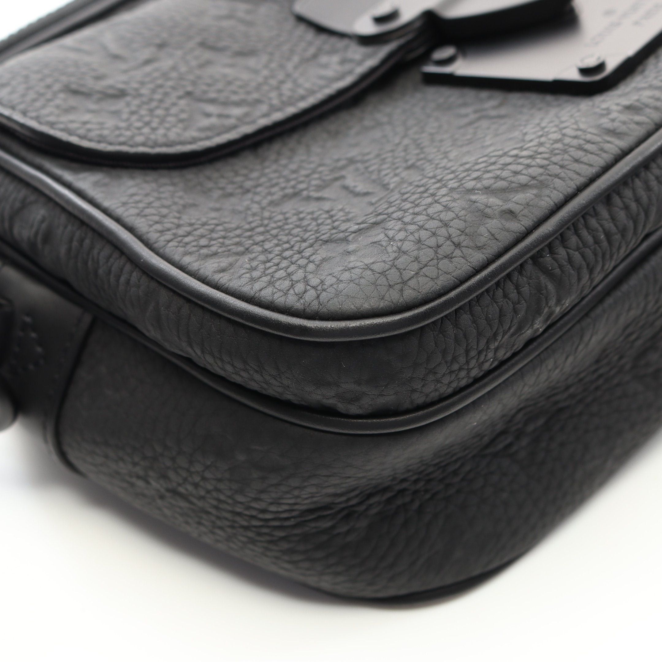 Louis Vuitton Louis Vuitton S-Lock Messenger Monogram Handbag Leather Black Size ONE SIZE - 6 Thumbnail