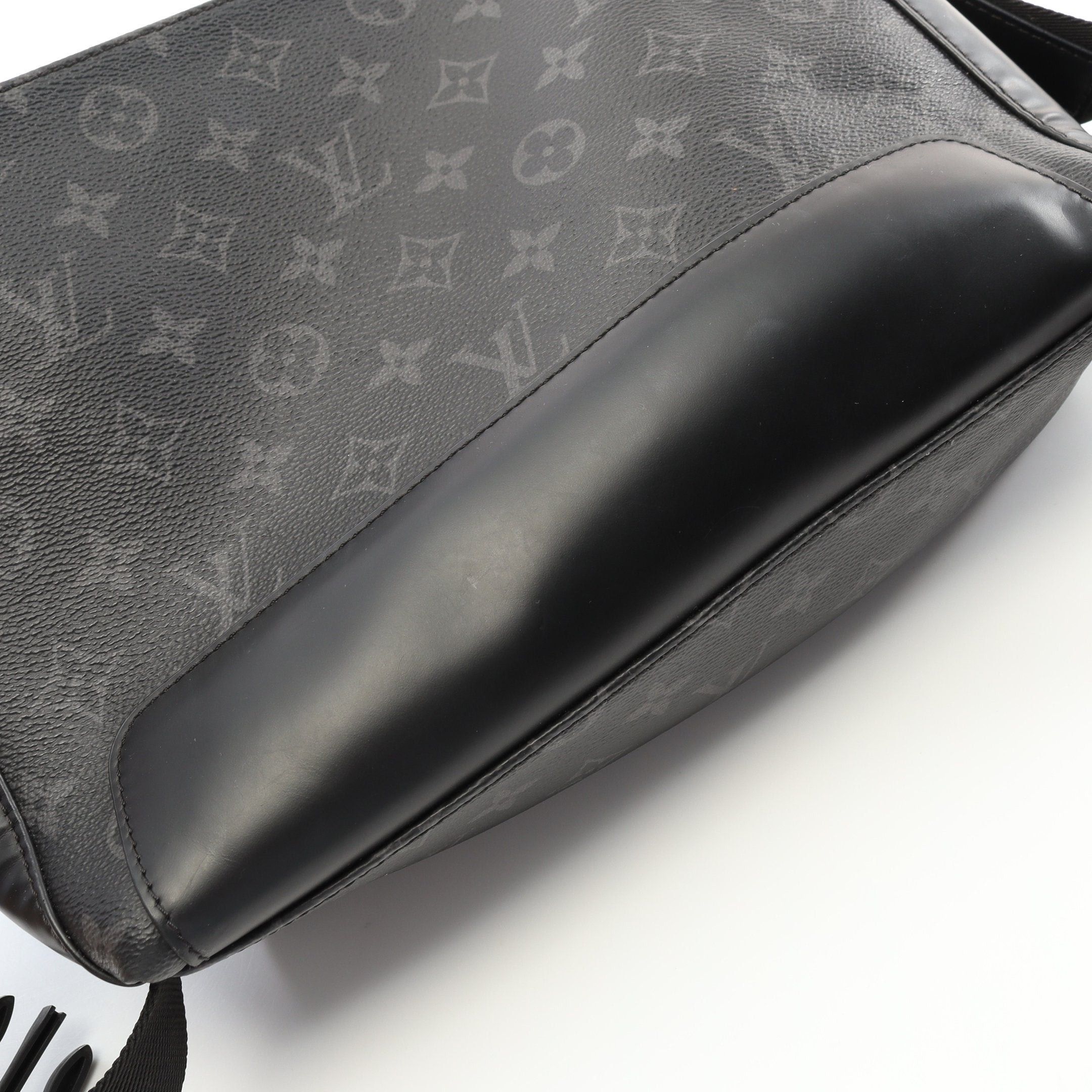 Louis Vuitton Louis Vuitton Messenger Voyage Pm Monogram Eclipse Shoulder Bag Leather Black Size ONE SIZE - 6 Thumbnail