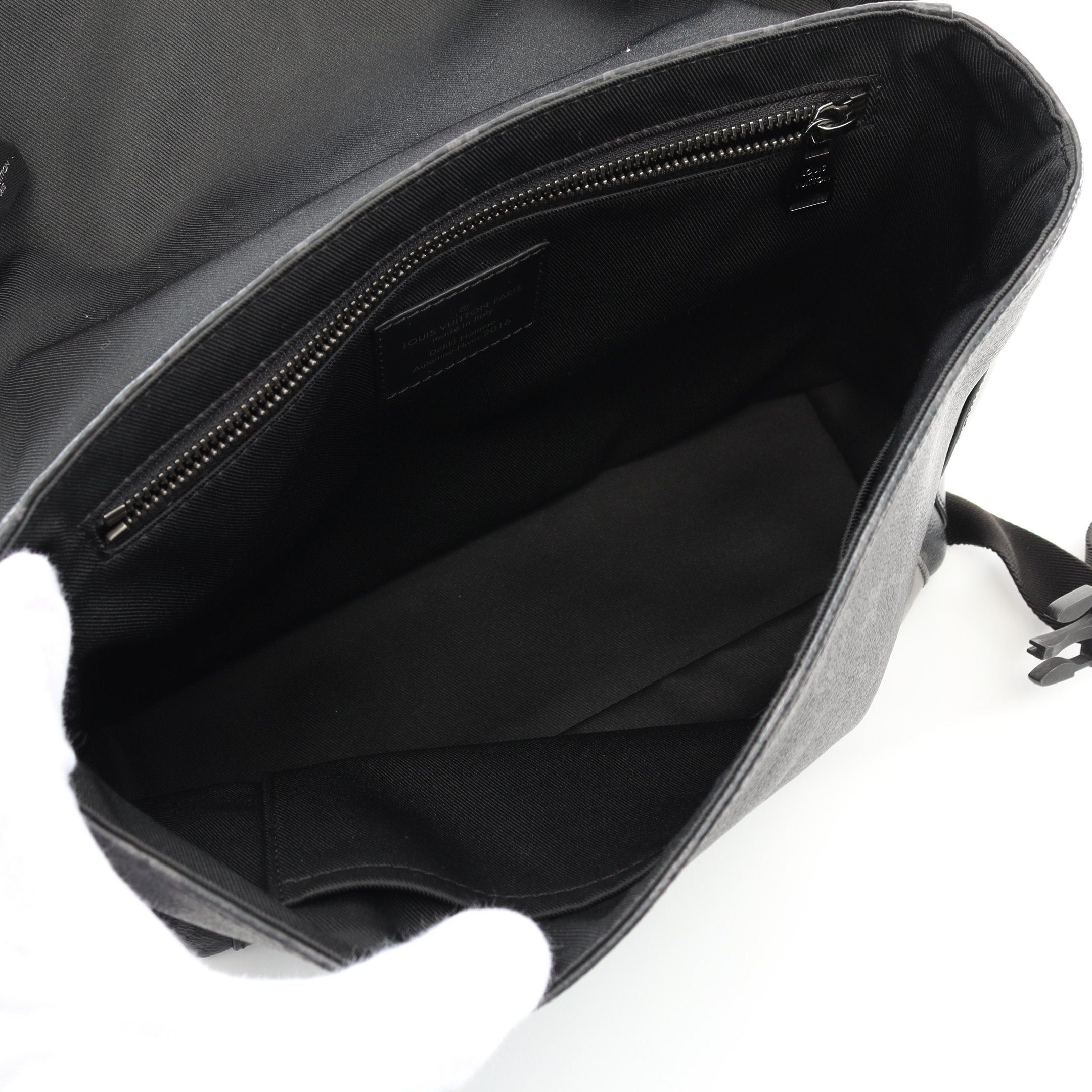 Louis Vuitton Louis Vuitton Messenger Voyage Pm Monogram Eclipse Shoulder Bag Leather Black Size ONE SIZE - 3 Thumbnail