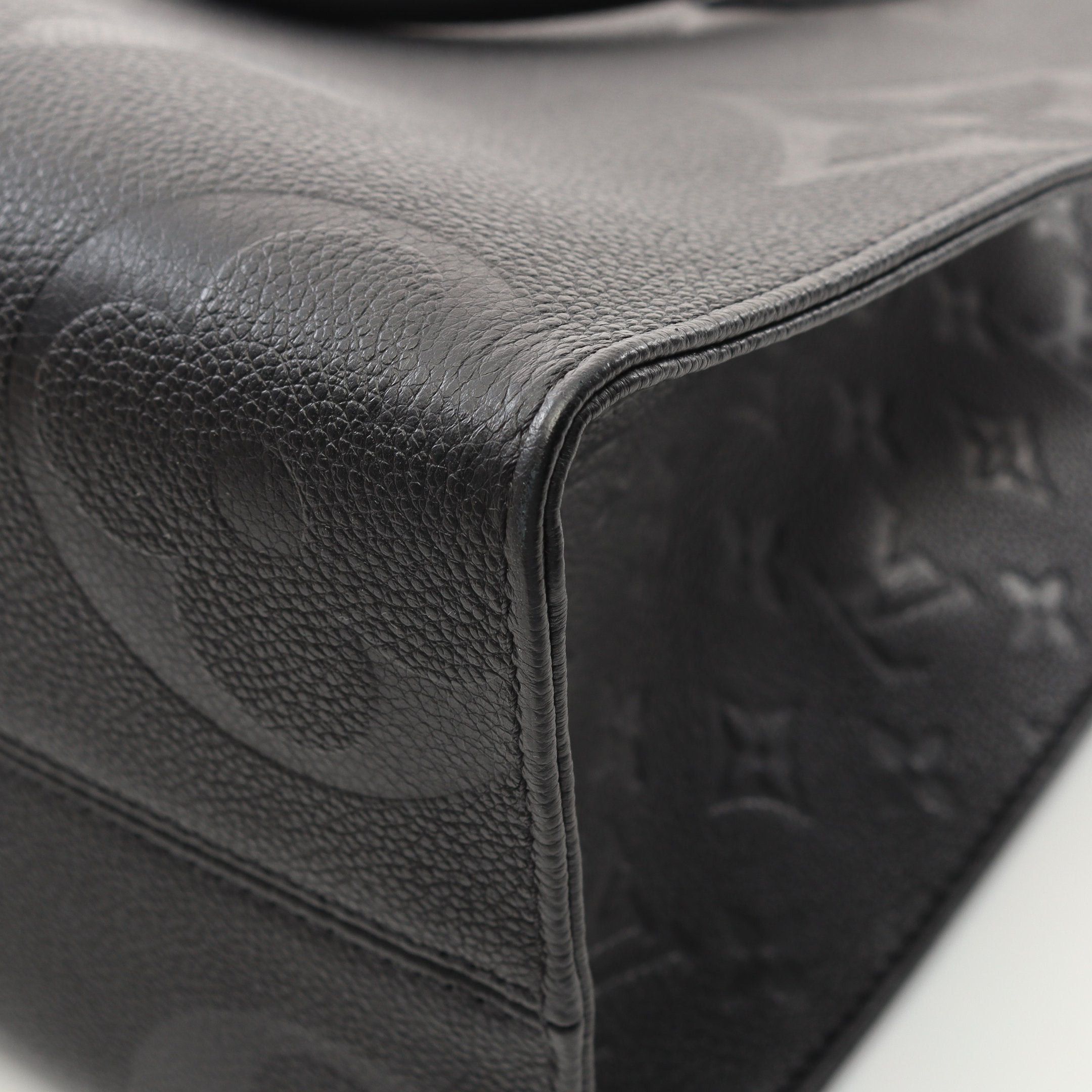 Louis Vuitton Louis Vuitton On-The-Go Mm Monogram Empreinte Noir Shoulder Bag Tote Leather Black Size ONE SIZE - 5 Thumbnail