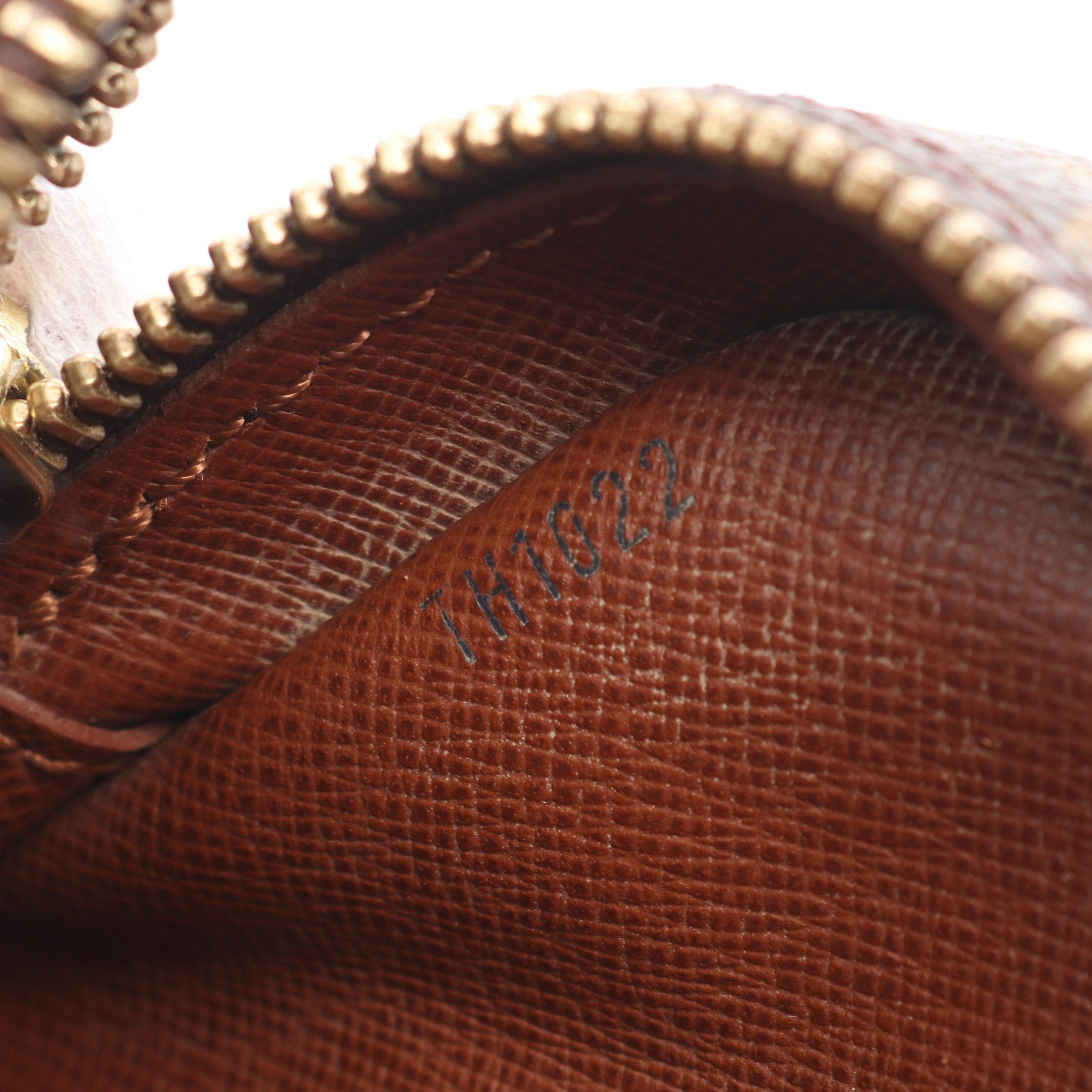 Louis Vuitton Louis Vuitton Amazon Monogram Shoulder Bag Leather Brown Size ONE SIZE - 5 Thumbnail