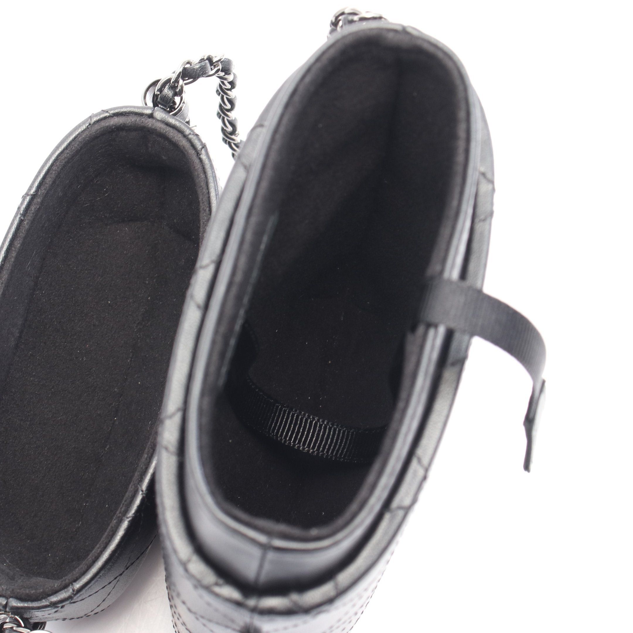 Chanel Chanel Matelasse Chain Phone Holder Shoulder Bag Leather Black Silver Hardware Size ONE SIZE - 3 Thumbnail
