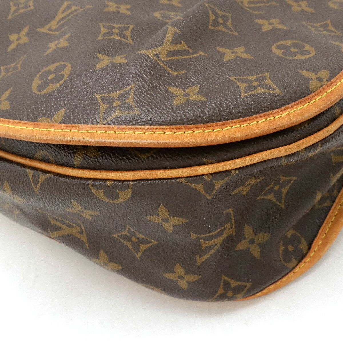 Louis Vuitton Louis Vuitton Louis Vuitton Menilmontant Monogram Shoulder Bag Canvas Shoulder Bag M40473 Size ONE SIZE - 3 Thumbnail