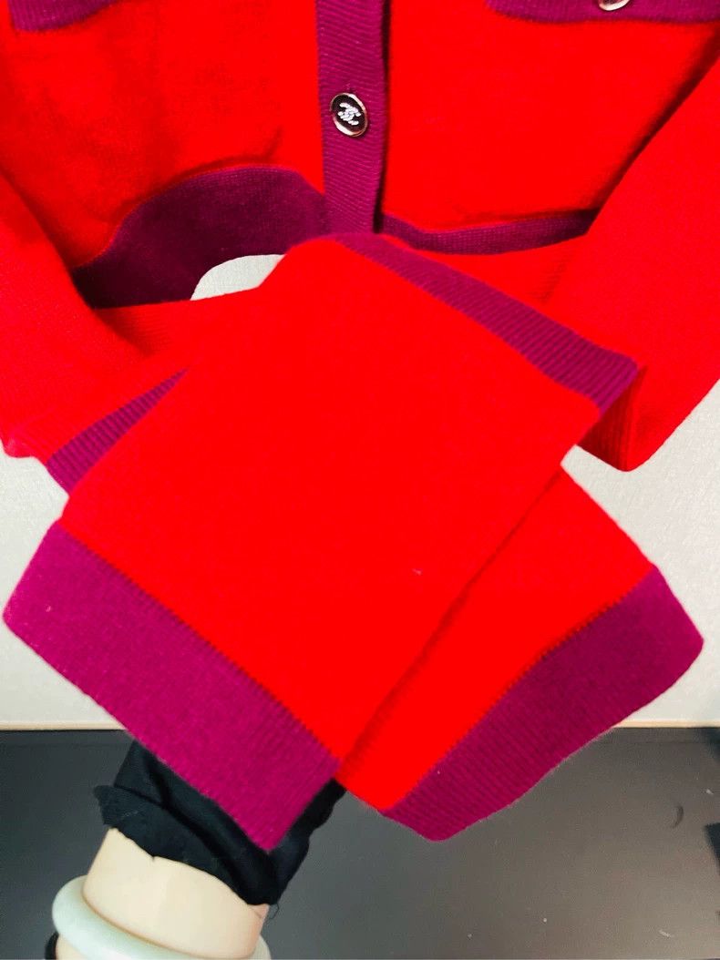 Chanel Chanel Red Knit Sweater with Pockets- DMC Size M / US 6-8 / IT 42-44 - 4 Thumbnail