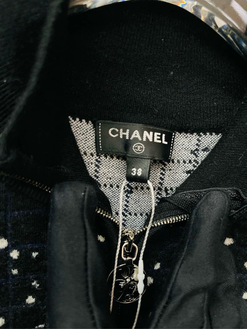 Chanel Chanel Black Goat Cashmere Dress with Sparkles- DMC Size 28" / US 6 / IT 42 - 2 Thumbnail