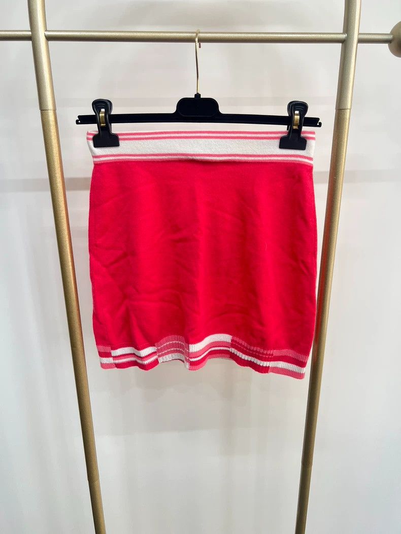 Chanel Chanel Logo Knitted Skirt with Buckle- DMC Size 34" / US 12 / IT 48 - 2 Thumbnail