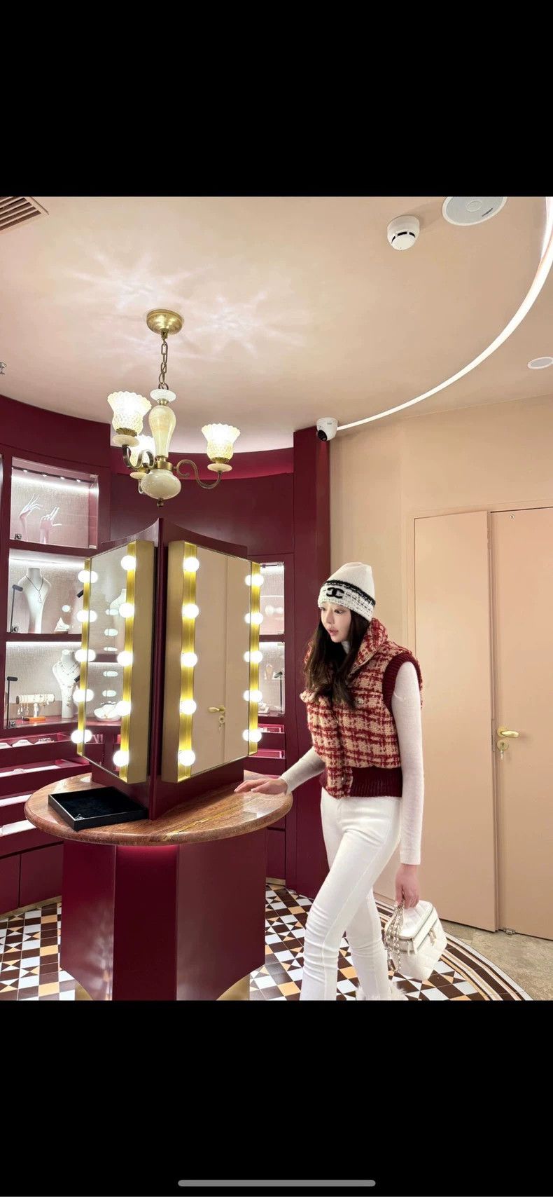 Chanel Chanel Red Checkered Vest from 24N Collection- DMC Size US M / EU 48-50 / 2 - 7 Thumbnail