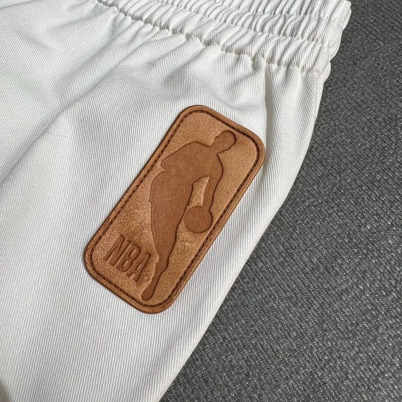 Louis Vuitton Louis Vuitton NBA Collaboration White Shorts- DMC Size US 26 / EU 42 - 4 Thumbnail
