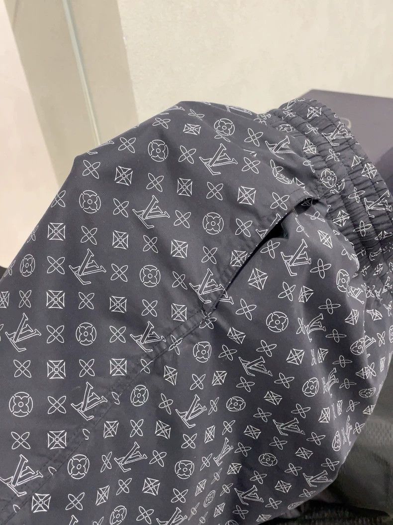 Louis Vuitton Black Louis Vuitton Printed Shorts Size M- DMC Size US 32 / EU 48 - 5 Thumbnail