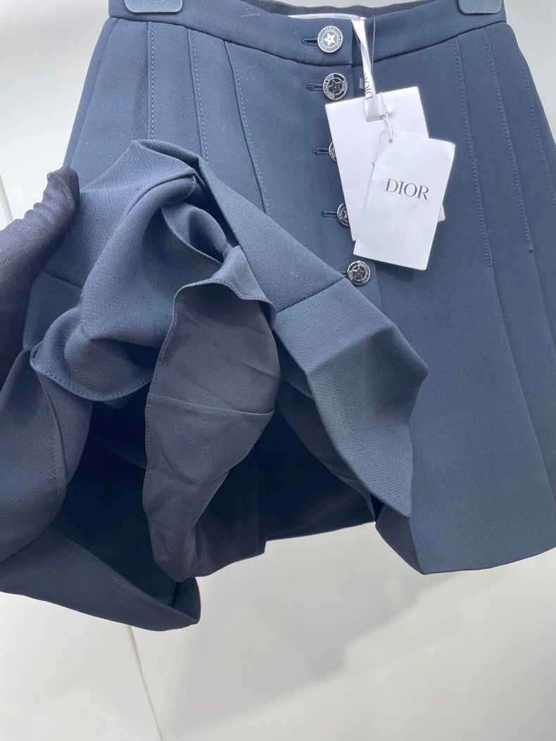 Dior Dior Pleated Wool Skirt with Star Button- DMC Size 34" / US 12 / IT 48 - 4 Thumbnail