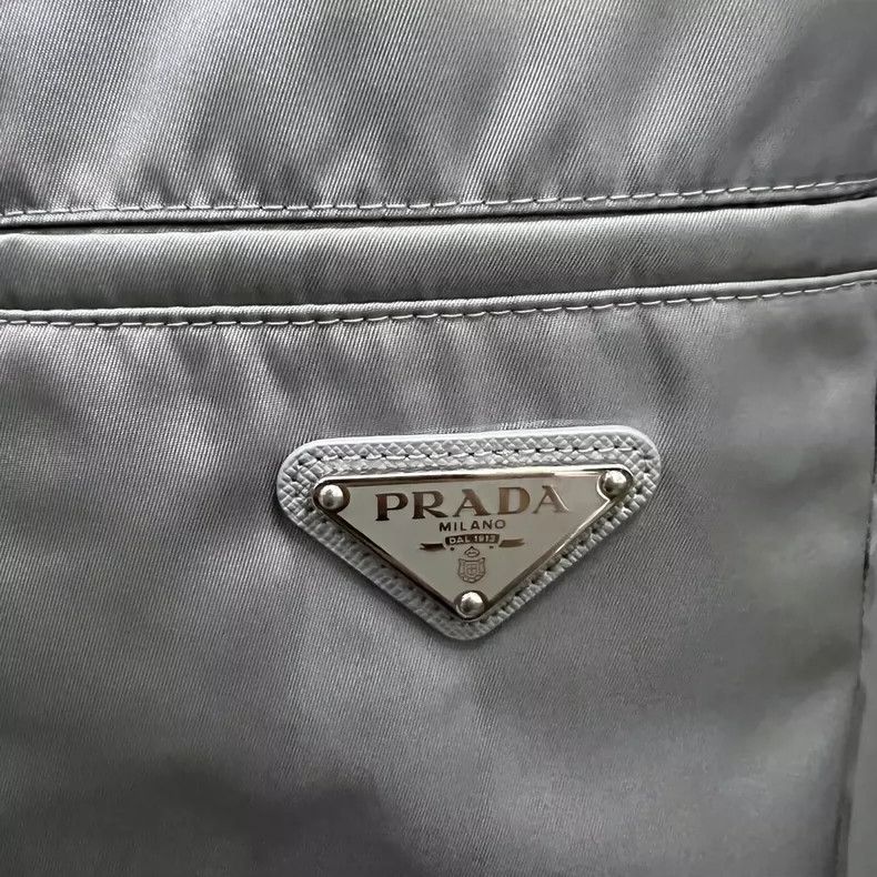 Prada PRADA Gray Logo Shorts in Size 46-52- DMC Size US 31 - 6 Thumbnail
