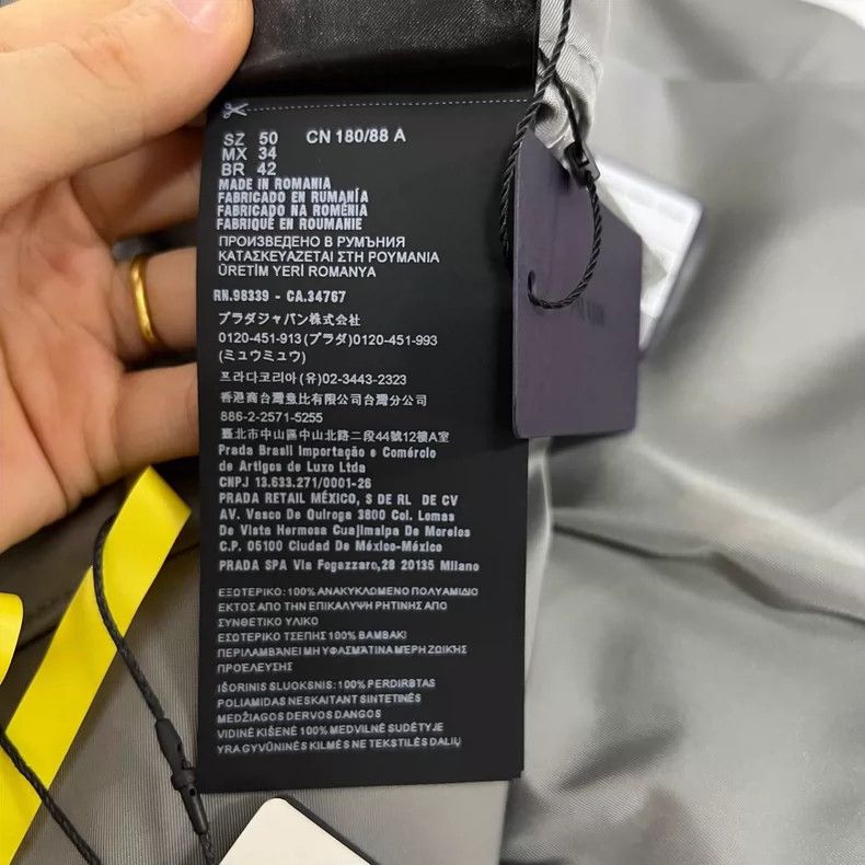 Prada PRADA Gray Logo Shorts in Size 46-52- DMC Size US 31 - 5 Thumbnail