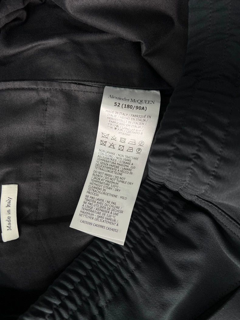 Alexander McQueen Alexander McQueen Casual Pants in Dark Blue- DMC Size US 31 - 8 Thumbnail