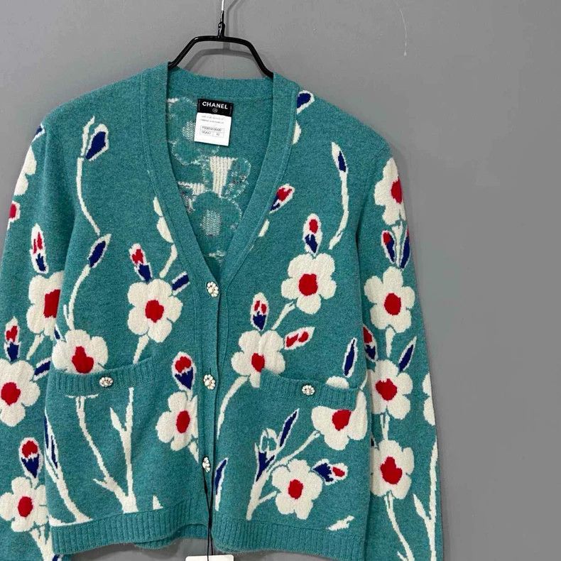 Chanel Chanel Floral Pattern Cashmere Cardigan Size L / US 10 / IT 46 - 2 Thumbnail