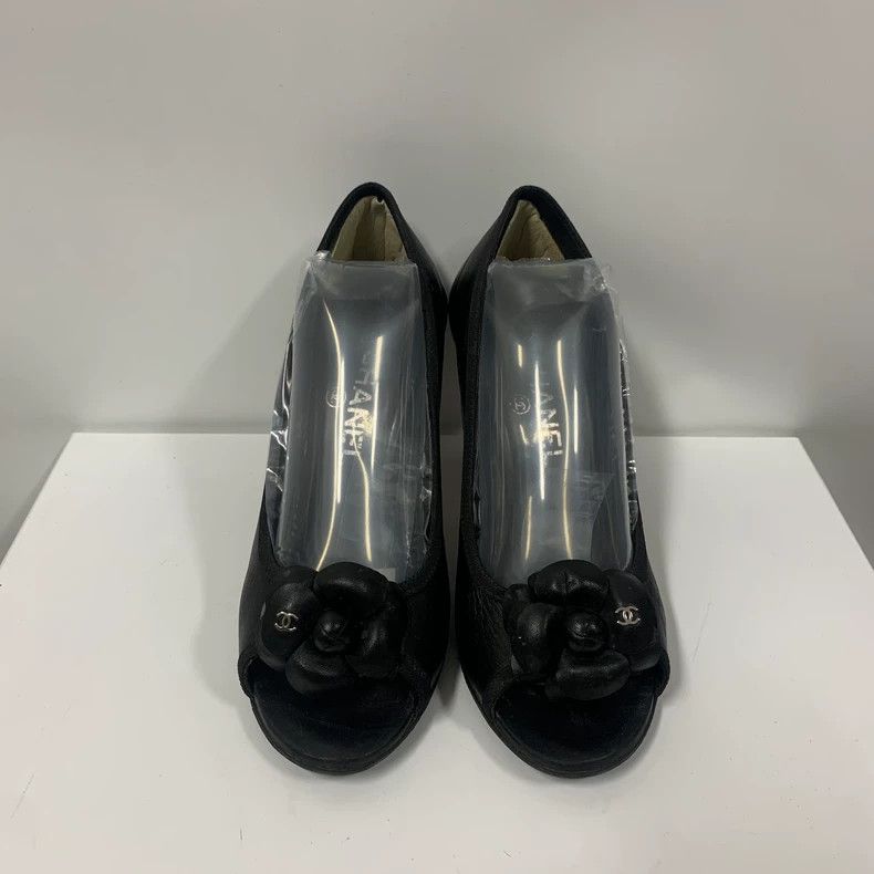 Chanel Chanel Camellia High Heels Size 37.5 Size US 7 / IT 37 - 3 Thumbnail