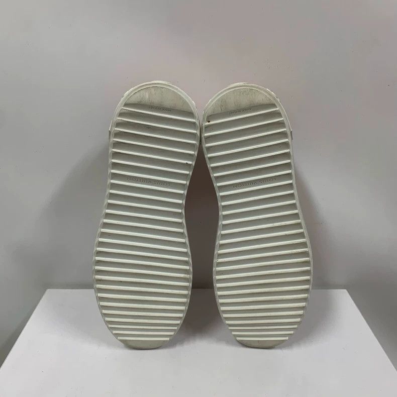 Louis Vuitton Louis Vuitton Pink Printed Sneakers Size 38 Size US 8 / IT 38 - 7 Thumbnail