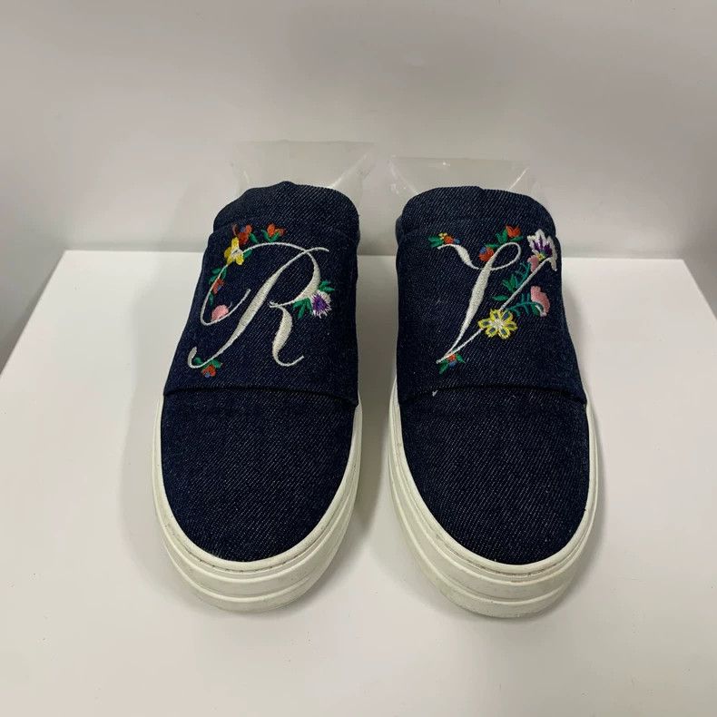 Roger Vivier Roger Vivier Classic Embroidered Slip-On Shoes Size US 8 / IT 38 - 2 Thumbnail