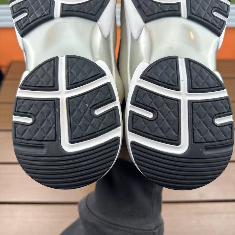 Chanel Chanel Casual Sneakers Size 35.5 Size US 6 / IT 36 - 9 Thumbnail