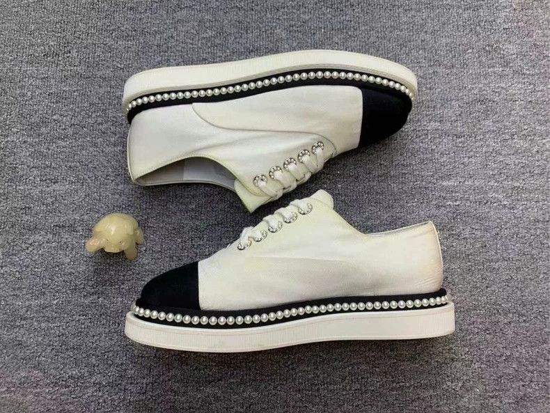 Chanel Chanel Pearl Sneakers Black and White Size 37 Size US 6 / EU 39 - 4 Thumbnail