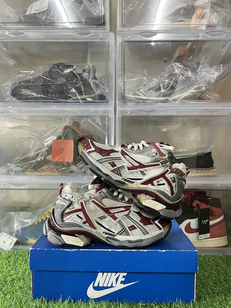 Balenciaga Balenciaga Runner Burgundy Women's Sneakers Size 36 Size US 4 / IT 34 - 3 Thumbnail