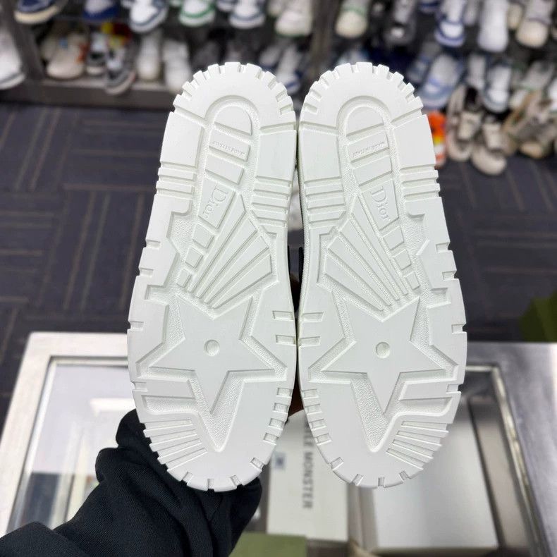 Dior Dior Shell Head Sneakers Black and White Size US 6.5 / EU 39-40 - 2 Thumbnail