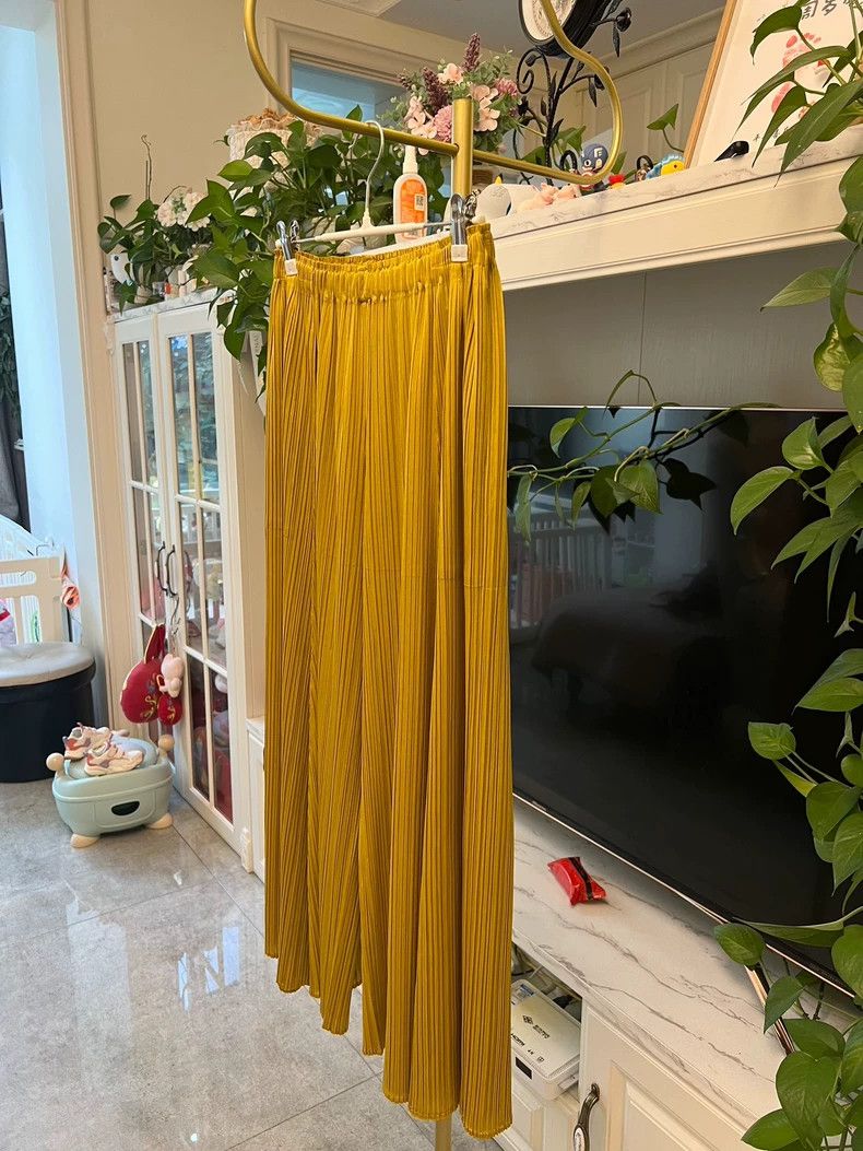 Anonymous Club Yellow Pleated Wide Leg Pants-yf Size US 26 / EU 42 - 2 Thumbnail