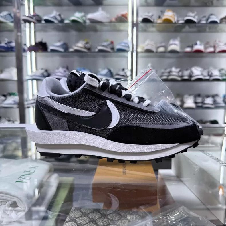 Sacai NIKE SACAI Ldwaffle Black and White Sneakers Size US 8 / IT 38 - 2 Thumbnail