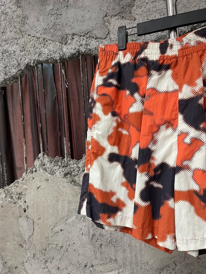 Louis Vuitton Louis Vuitton Orange Camouflage Printed Shorts Size US 34 / EU 50 - 3 Thumbnail