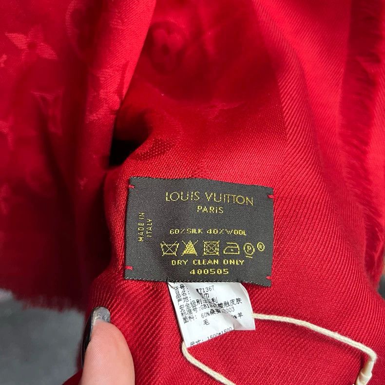 Louis Vuitton Louis Vuitton Red Fringed Shawl Size US M / EU 48-50 / 2 - 3 Thumbnail