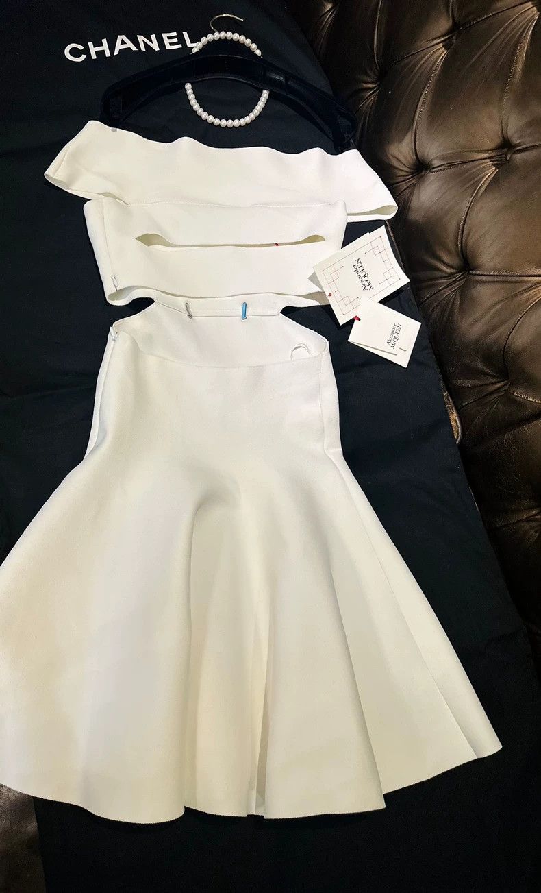 Alexander McQueen Elegant White Elastic Dress by Alexander McQueen- DMC Size 22" - 8 Thumbnail