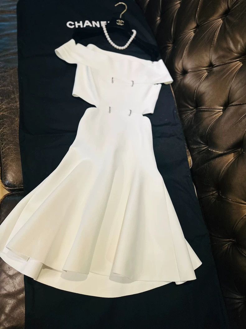 Alexander McQueen Elegant White Elastic Dress by Alexander McQueen- DMC Size 22" - 3 Thumbnail