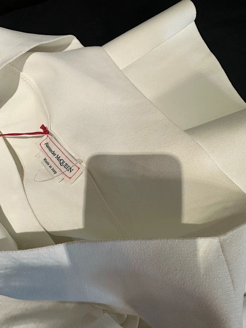 Alexander McQueen Elegant White Elastic Dress by Alexander McQueen- DMC Size 22" - 7 Thumbnail