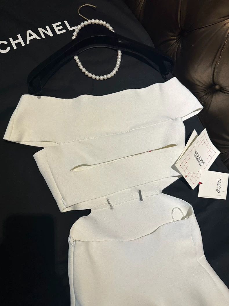 Alexander McQueen Elegant White Elastic Dress by Alexander McQueen- DMC Size 22" - 5 Thumbnail