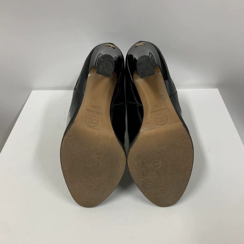 Chanel Chanel Patent Leather Short Boots Size 35.5 Size US 5 / IT 35 - 7 Thumbnail