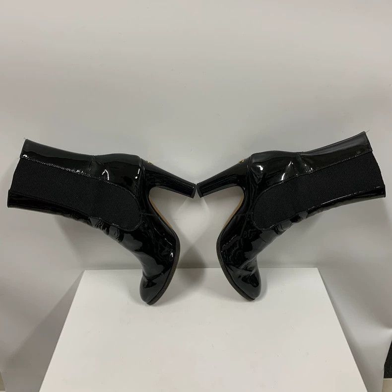 Chanel Chanel Patent Leather Short Boots Size 35.5 Size US 5 / IT 35 - 5 Thumbnail
