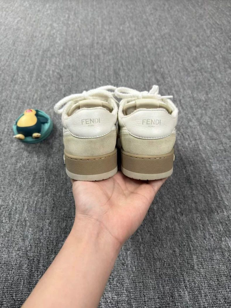 Fendi Fendi White Sneakers in Excellent Condition Size US 10 / EU 43 - 3 Thumbnail