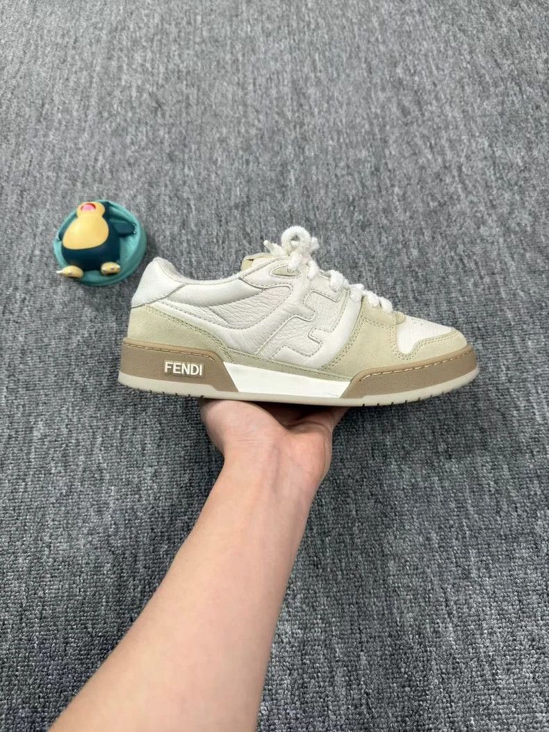 Fendi Fendi White Sneakers in Excellent Condition Size US 10 / EU 43 - 7 Thumbnail