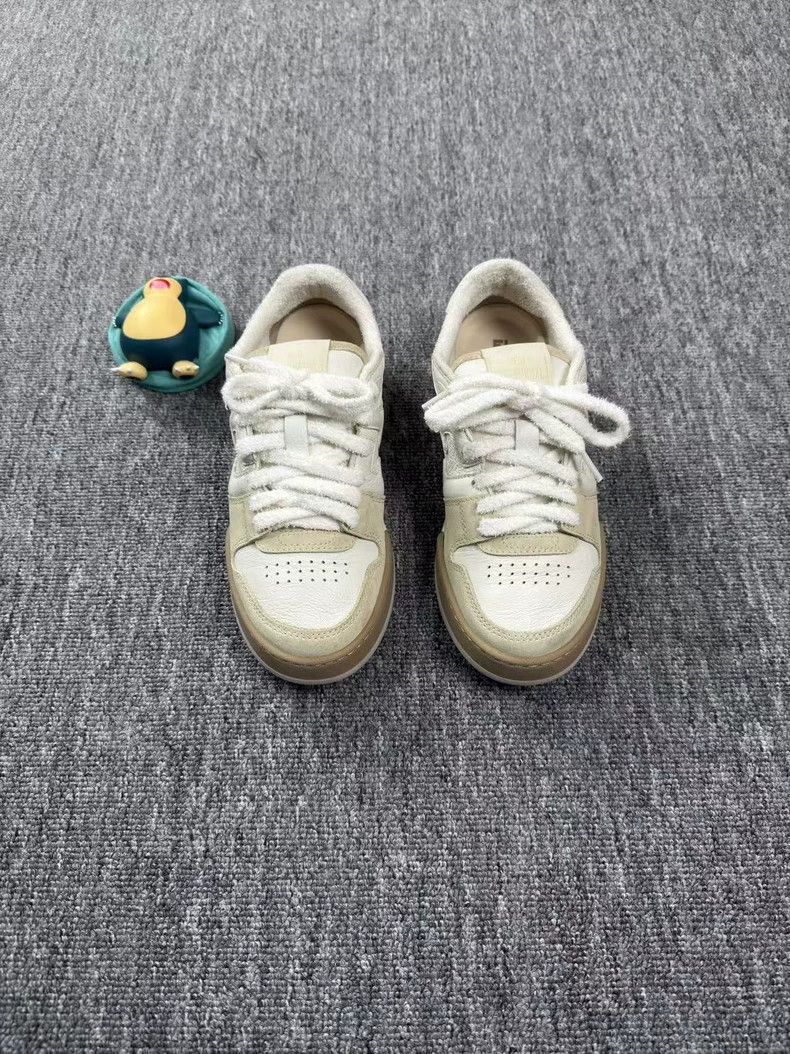 Fendi Fendi White Sneakers in Excellent Condition Size US 10 / EU 43 - 2 Thumbnail