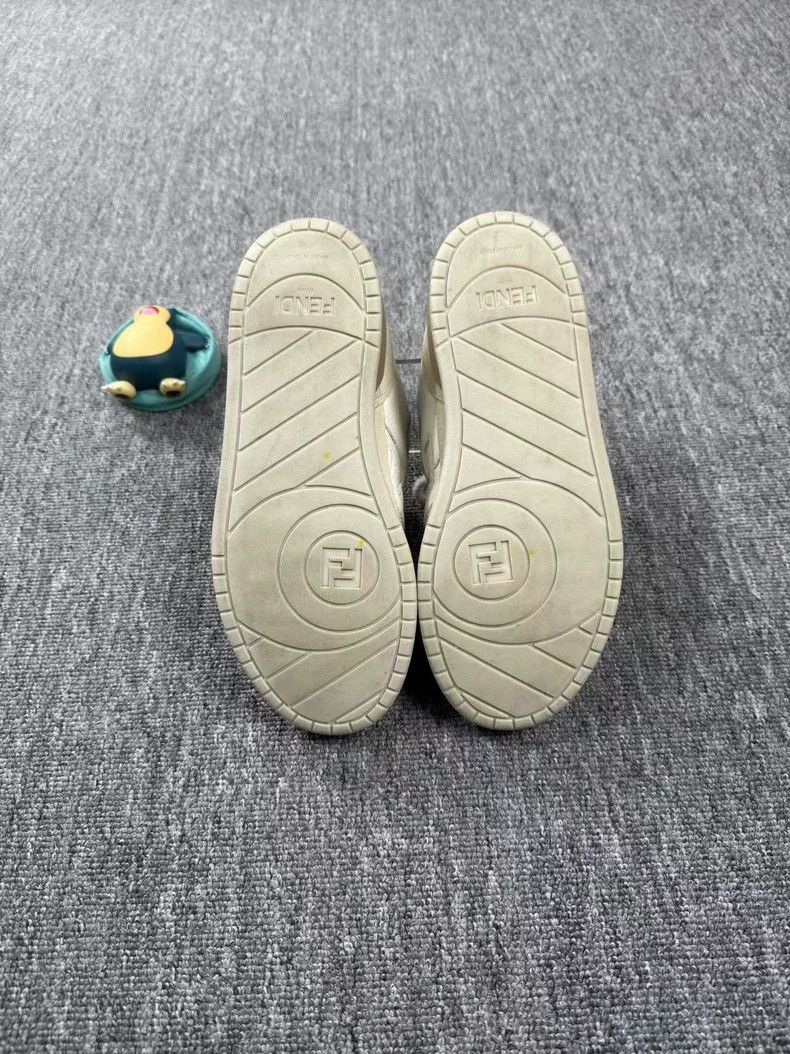 Fendi Fendi White Sneakers in Excellent Condition Size US 10 / EU 43 - 4 Thumbnail
