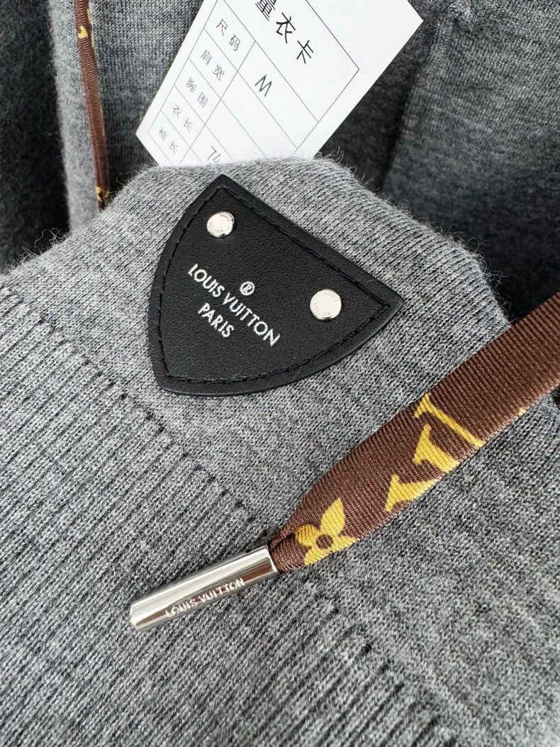 Louis Vuitton Louis Vuitton Gray Cape Poncho New M Size Size M / US 6-8 / IT 42-44 - 4 Thumbnail