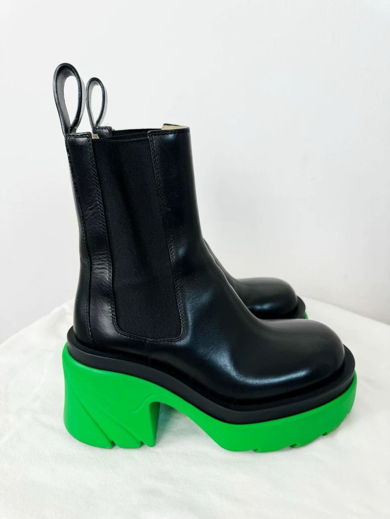 Bottega Veneta Bottega Veneta Black and Green Boots Size 35.5 Size US 6 / IT 36 - 2 Thumbnail